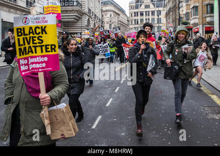 Londres, Royaume-Uni. 17 mars, 2018. Des milliers de personnes participent à la marche contre le racisme, organisé par Stand Up au racisme, d'appeler le gouvernement de promulguer la Dubs amendement, l'obligeant à agir "dès que possible" à déménager et à soutenir les enfants réfugiés non accompagnés en Europe, et d'aider ceux qui fuient la guerre et la persécution. Credit : Mark Kerrison/Alamy Live News Banque D'Images