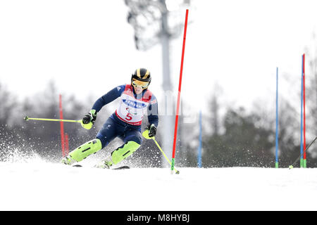 PyeongChang 18 mars . Slalom femmes. Team FR - KNIGHT Millie, Guide : WILD Brett Crédit : Marco Ciccolella/Alamy Live News Banque D'Images