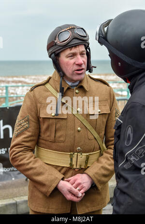 Brighton UK 18 mars 2018 - Plus de 300 motos d'anciens combattants et leurs cavaliers à l'arrivée de la 79e Londres à Brighton pour exécuter Pioneer motos vétéran .Le Sunbeam Club de moto a organisé la course à Londres à Brighton veteran motorcycles depuis 1930 et est ouvert à tous les cycles et tricycles à moteur fabriqués avant 1915. Crédit : Simon Dack/Alamy Live News Banque D'Images