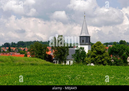 Église luthérienne de Feldstetten (partie de Laichingen) sur les Alpes soubaises, le district d'Alb-Donau, le Bade-Wurtemberg, Allemagne Banque D'Images
