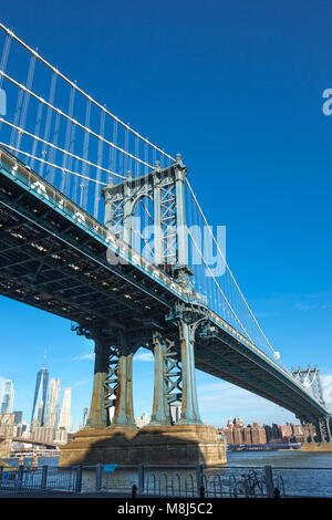 Pont de Manhattan (©GUSTAV LINDENTHAL 1909) LE CENTRE-VILLE D'EAST RIVER BROOKLYN NEW YORK USA Banque D'Images