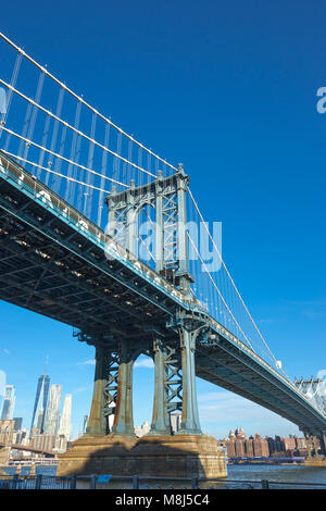 Pont de Manhattan (©GUSTAV LINDENTHAL 1909) LE CENTRE-VILLE D'EAST RIVER BROOKLYN NEW YORK USA Banque D'Images