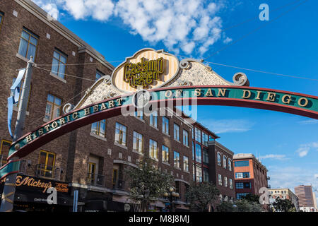 SAN DIEGO, Californie, USA - Gaslamp panneau d'entrée de la Cinquième Avenue dans le cœur historique du centre-ville de San Diego. Banque D'Images