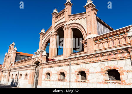 Matadero bâtiments est un vieux ancien abattoir dans le quartier de Arganzuela a été converti en un centre culturel. Madrid. Espagne Banque D'Images