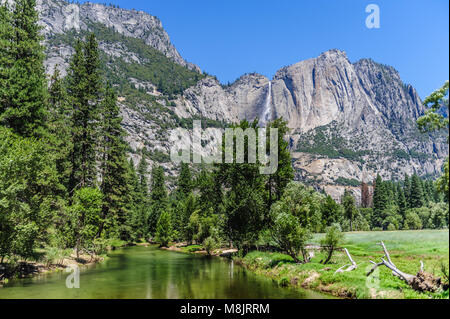 La rivière Merced Yosemite Falls et supérieure Banque D'Images