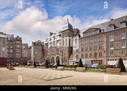 Place des Freres F et Jm Lamennais, Saint Malo, Bretagne, France. Banque D'Images