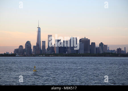 Lower Manhattan Skyline, Financial District, Port, New York City, New York, États-Unis d'Amérique Banque D'Images