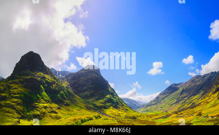 Glencoe ou montagnes de Glen Coe et col, vue panoramique de paysage, Lochaber Scottish Higlands, Ecosse. UK. Banque D'Images
