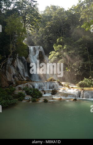 Les cascades de Tat Kuang Si, près de Luang Prabang, Laos Banque D'Images