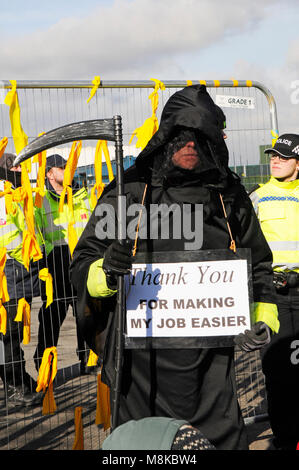 La fracturation anti signe utilisé par ''récupérer le pouvoir" à l'extérieur du site de fracturation Cuadrilla manifestant peu à Blackpool Lancashire England UK Plumpton Banque D'Images