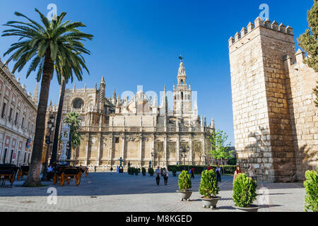 Séville, Andalousie, Espagne : la liste de l'Unesco Cathédrale, l'Alcazar et des Archives générales des Indes. Banque D'Images