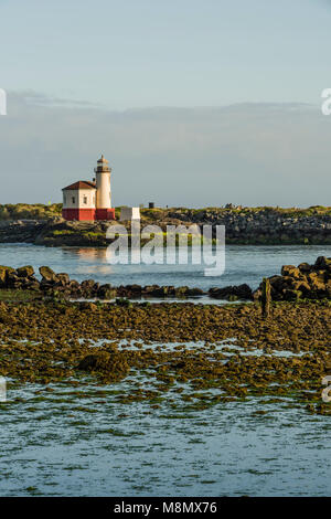 Phare de coquille River dans la région de Bullard Beach State Park. Bandon, Oregon Banque D'Images