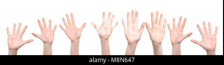 Groupe d'enfants blancs caucasiens est montrant les mains avec les paumes ouvertes sur un fond blanc en close-up ( haute résolution). Banque D'Images