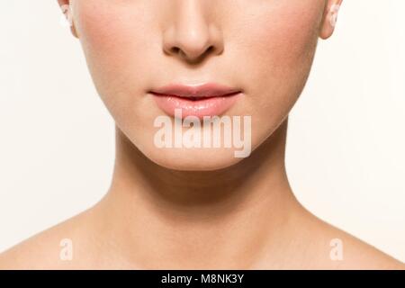 Parution du modèle. Young woman's face inférieure, portrait. Banque D'Images