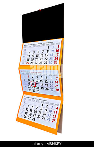 Calendrier mural accroché avec des lettres et des chiffres isolated on white Banque D'Images