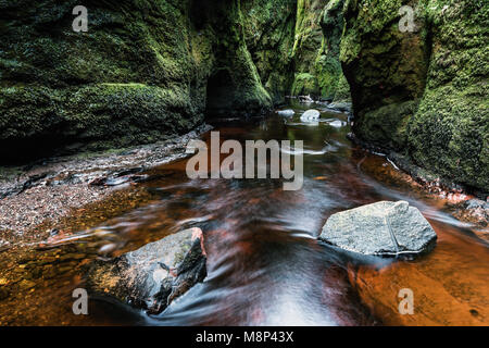 Glen Finnich gorge, également connu sous le nom de Devil's Pulpit près de Killearn, Ecosse, Royaume-Uni Banque D'Images