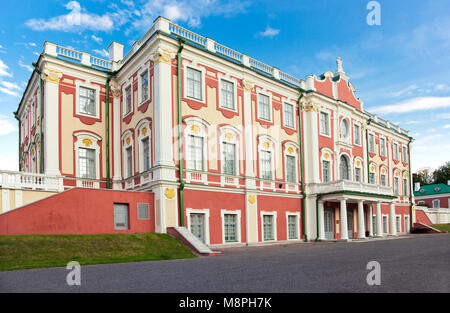 Vue sur le Palais Kadriorg à Tallinn, Estonie Banque D'Images