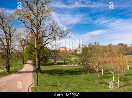 Vue sur le village, en Cassiobury Park, Watford, en Angleterre. Banque D'Images