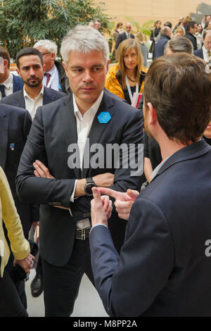 Lyon, France, 19 mars 2018 : Laurent Wauquiez, Président de Les parti de droite bénéficiait du large, et le président de l'AURA - Auvergne Région Rhône-Alpes - est vu à Lyon (Centre-est de la France) le 19 mars 2018, tel qu'il rend visite au sommet numérique, une foire dédiée aux données techniques. Credit : Serge Mouraret/Alamy Live News Banque D'Images