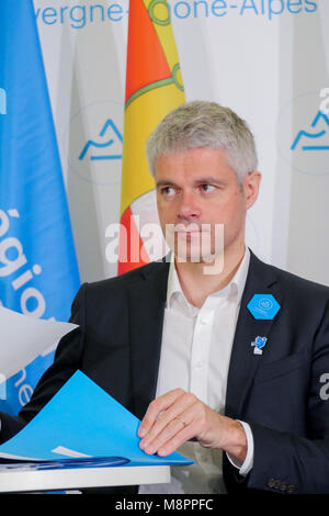 Lyon, France, 19 mars 2018 : Laurent Wauquiez, Président de Les parti de droite bénéficiait du large, et le président de l'AURA - Auvergne Région Rhône-Alpes - est vu à Lyon (Centre-est de la France) le 19 mars 2018, alors qu'il assiste à la conférence de presse à l'occasion de l'ouverture officielle du Sommet numérique. Credit : Serge Mouraret/Alamy Live News Banque D'Images