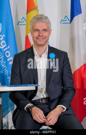 Lyon, France, 19 mars 2018 : Laurent Wauquiez, Président de Les parti de droite bénéficiait du large, et le président de l'AURA - Auvergne Région Rhône-Alpes - est vu à Lyon (Centre-est de la France) le 19 mars 2018, alors qu'il assiste à la conférence de presse à l'occasion de l'ouverture officielle du Sommet numérique. Credit : Serge Mouraret/Alamy Live News Banque D'Images