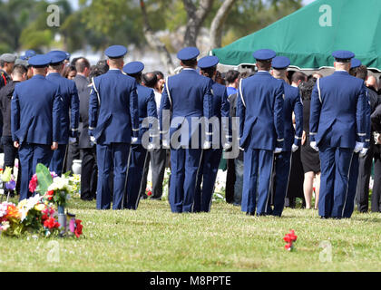 FORT LAUDERDALE, FL - le 20 février : Peter Wang, 15 ans, qui a été parmi les 17 personnes tuées par un homme armé à l'école secondaire Marjory Stoneman Douglas dans un parc, en Floride, a été admis à la classe de 2025 à son rêve, l'école de l'Académie de West Point. Il y avait un service commémoratif pour lui à Kraeer salon funéraire et d'incinération et centre de il a été mis au repos à Bailey Memorial Gardens le 20 février 2018 personnes : Peter Wang Banque D'Images