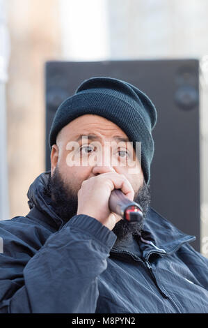 Toronto, Can. Mar 19, 2018. DJ Khaled décrites comme des Observateurs de Poids et DJ Khaled Khaled actuelle Cuisine du Tour au Roundhouse Park à Toronto, Canada le 19 mars 2018. Credit : Lu Chau/Photagonist Punch/media/Alamy Live News Banque D'Images