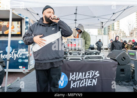 Toronto, Can. Mar 19, 2018. DJ Khaled décrites comme des Observateurs de Poids et DJ Khaled Khaled actuelle Cuisine du Tour au Roundhouse Park à Toronto, Canada le 19 mars 2018. Credit : Lu Chau/Photagonist Punch/media/Alamy Live News Banque D'Images