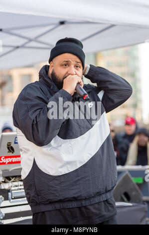 Toronto, Can. Mar 19, 2018. DJ Khaled décrites comme des Observateurs de Poids et DJ Khaled Khaled actuelle Cuisine du Tour au Roundhouse Park à Toronto, Canada le 19 mars 2018. Credit : Lu Chau/Photagonist Punch/media/Alamy Live News Banque D'Images