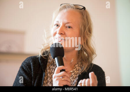 Bhadrena Tschumi Gemin, fondateur et coordinateur de l'ICSB parlant à 3e conférence de la Thérapie Crânio sacrale dans Parague, République tchèque, le 10 mars 2018 Banque D'Images