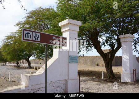 Entrée de la prison de Tarrafal, Museu do Tarrafal, Camp de Tarrafal, Tarrafal, l'île de Santiago, Cap-Vert Banque D'Images