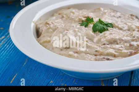 Poisson fumé snoek, pate, cuisine sud-africaine traditionnelle , un assortiment de plats, vue d'en haut. Banque D'Images