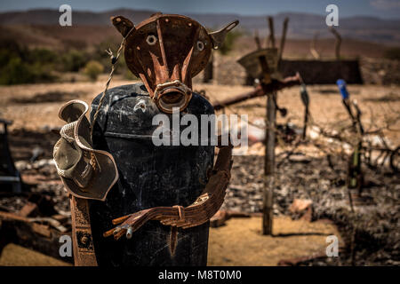 Un jardin de sculptures en métal à la rivière Tsauchab camp en Namibie Banque D'Images