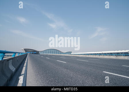 L'autoroute,route de l'aéroport Banque D'Images