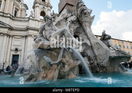 Les quatre fleuves fontaine de la Piazza Navona, Rome, Latium, Italie, Europe Banque D'Images