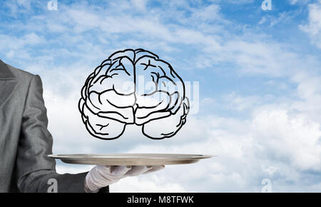 Portrait de la main de serveuse en gant blanc présentant des croquis cerveaux sur le plateau métallique avec passages nuageux sur ciel arrière-plan. Le rendu 3D. Banque D'Images