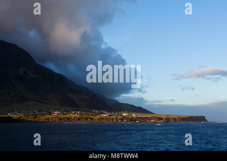 Tristan da Cunha, l'océan Atlantique. L'île principale du groupe de Tristan est la plus éloignée de l'archipel habitée dans le monde. Tristan da Cunha est par Banque D'Images