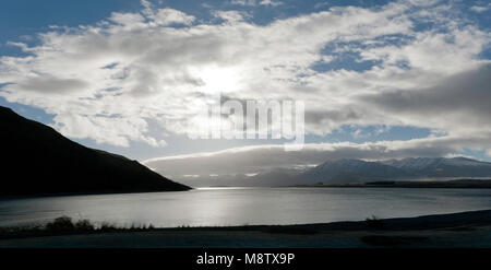 Vue panoramique sur le lac Tekapo en soirée, (à partir de la municipalité de Lac Takapo), Île du Sud, Nouvelle-Zélande Banque D'Images