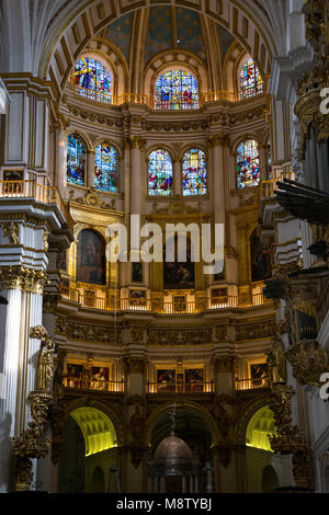 Granada, Espagne. 17 janvier, 2018. À l'intérieur de la Cathédrale de Grenade (Grenade, Catedral de Santa Iglesia Catedral Metropolitana de la Encarnacion de Granada) Banque D'Images