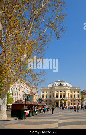 Bratislava, Slovaquie. Slovenske narodne divadlo (Théâtre National Slovaque) dans Hviezdoslavovo namestie Banque D'Images