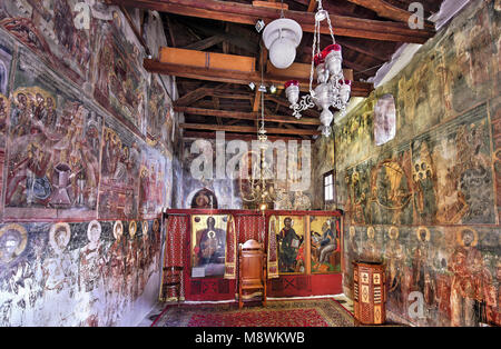 Le avriotissa "byzantin" monastère (11e 100) au lac Orestias (Bordeaux) avec des fresques anciennes à l'intérieur, dans la ville de Kastoria, Grèce, Macédoine de l'Ouest Banque D'Images