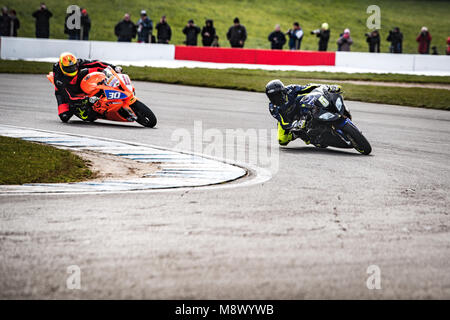 Donington Park, Royaume-Uni. Mar 20, 2018. Tests BSB aujourd'hui à Donington Park, malgré le froid les coureurs a réussi à obtenir sur la piste pour les essais avant la première réunion ici le 31 mars : meilleur crédit/Alamy Live News Banque D'Images