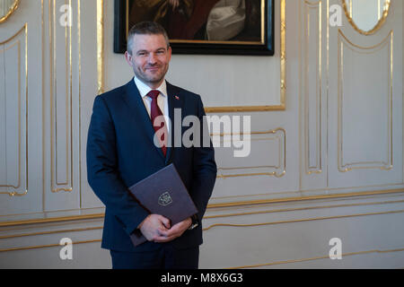 Bratislava, Slovaquie. Mar 21, 2018. Vice-premier ministre de la Slovaquie Peter Pellegrini apporte une nouvelle proposition du gouvernement à la composition Le président slovaque Andrej Kiska à Bratislava, Slovaquie, le 21 mars 2018. Crédit : Martin/Mikula CTK Photo/Alamy Live News Banque D'Images