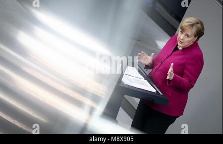 Berlin, Allemagne. Mar 21, 2018. La chancelière allemande, Angela Merkel (CDU) donne son premier énoncé du gouvernement après sa réélection. Dpa : Crédit photo alliance/Alamy Live News Banque D'Images