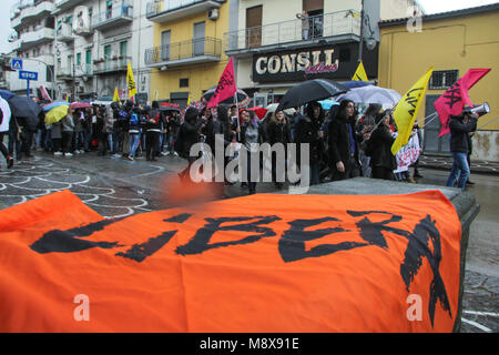 Naples, Italie. Mar 21, 2018. Naples, Pompéi - Scafati, XXIII Jour de la mémoire et de l'engagement à la mémoire des victimes innocentes des mafias, 1re journée nationale. Sur la photo : la terre, les sillons de la vérité et de la Justice. Agence Photo crédit : indépendante/Alamy Live News Banque D'Images