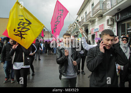 Naples, Italie. Mar 21, 2018. Naples, Pompéi - Scafati, XXIII Jour de la mémoire et de l'engagement à la mémoire des victimes innocentes des mafias, 1re journée nationale. Sur la photo : la terre, les sillons de la vérité et de la Justice. Agence Photo crédit : indépendante/Alamy Live News Banque D'Images