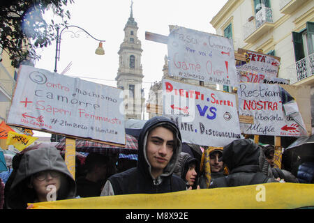 Naples, Italie. Mar 21, 2018. Naples, Pompéi - Scafati, XXIII Jour de la mémoire et de l'engagement à la mémoire des victimes innocentes des mafias, 1re journée nationale. Sur la photo : la terre, les sillons de la vérité et de la Justice. Agence Photo crédit : indépendante/Alamy Live News Banque D'Images