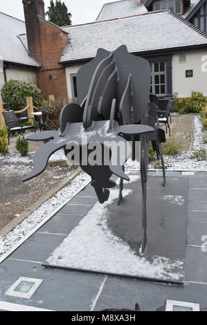 Raging Bull statue en dehors de Miller et Carter Steakhouse Banque D'Images