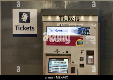 ScotRail ticket machine, Queen Street train station, Glasgow, Ecosse Banque D'Images