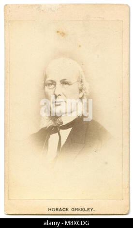 Meubles anciens c1860 Carte de visite, Horace Greeley. Horace Greeley (1811-1872) a été le fondateur et rédacteur en chef du New York Tribune. Actif en politique depuis longtemps, il a servi brièvement comme représentant au Congrès de New York. SOURCE : CDV ORIGINAL Banque D'Images